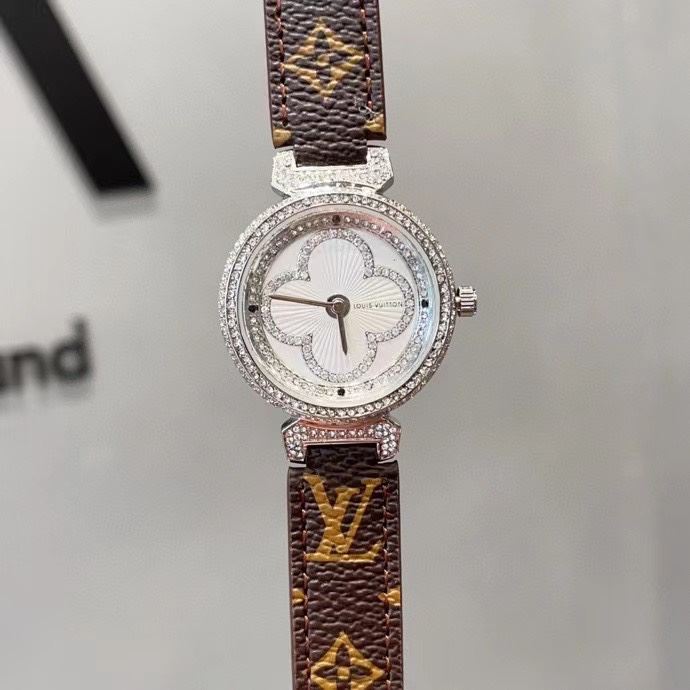 LOUIS VUITTON Watches